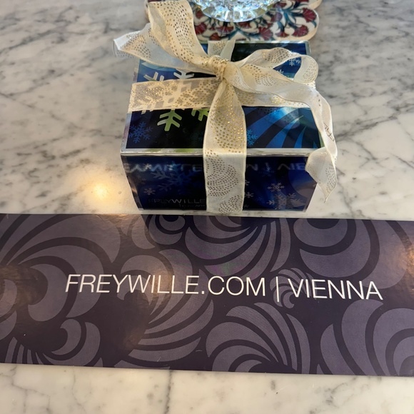 💕HOST PICK💕Frey Wille Royal Clasp Gold Enamel Bangle Claude Monet "Iris". - Picture 15 of 15